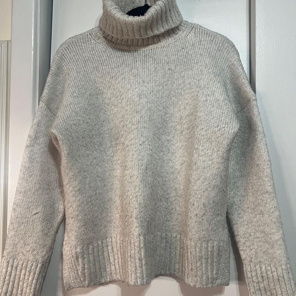 Banana Republic Light Gray Turtleneck Sweater